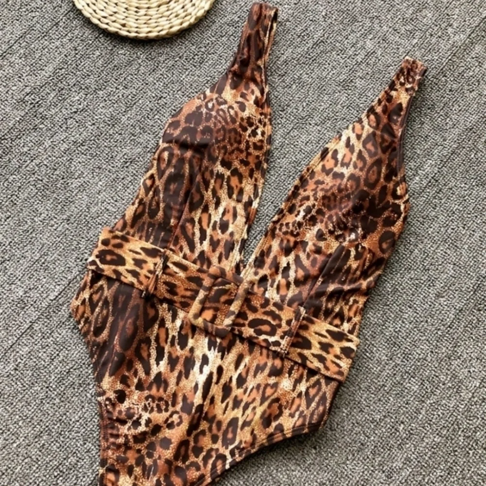 New Leopard Print Belted Plunge V-neck One piece Swimsuit Size L